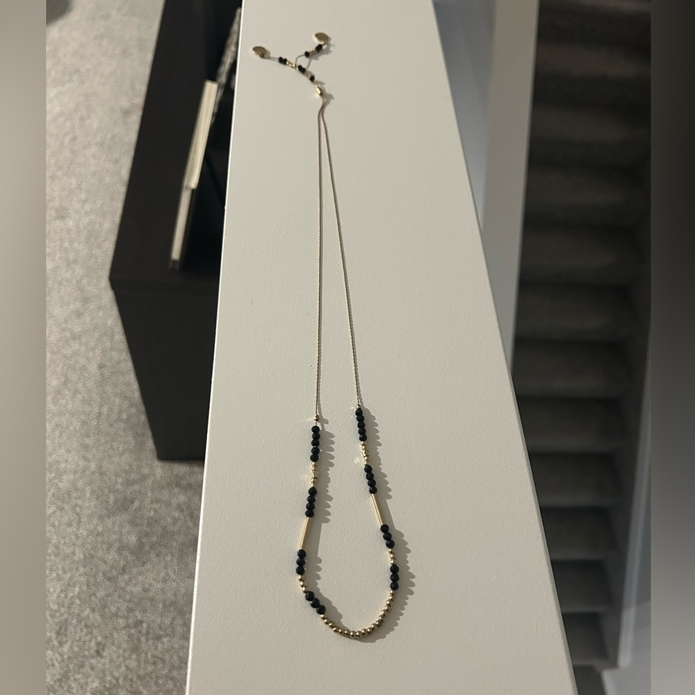 🧡5/$25🧡Elegant Black and Gold Necklace